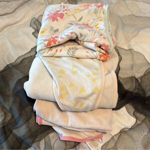 Must bundle Baby towels bundle
